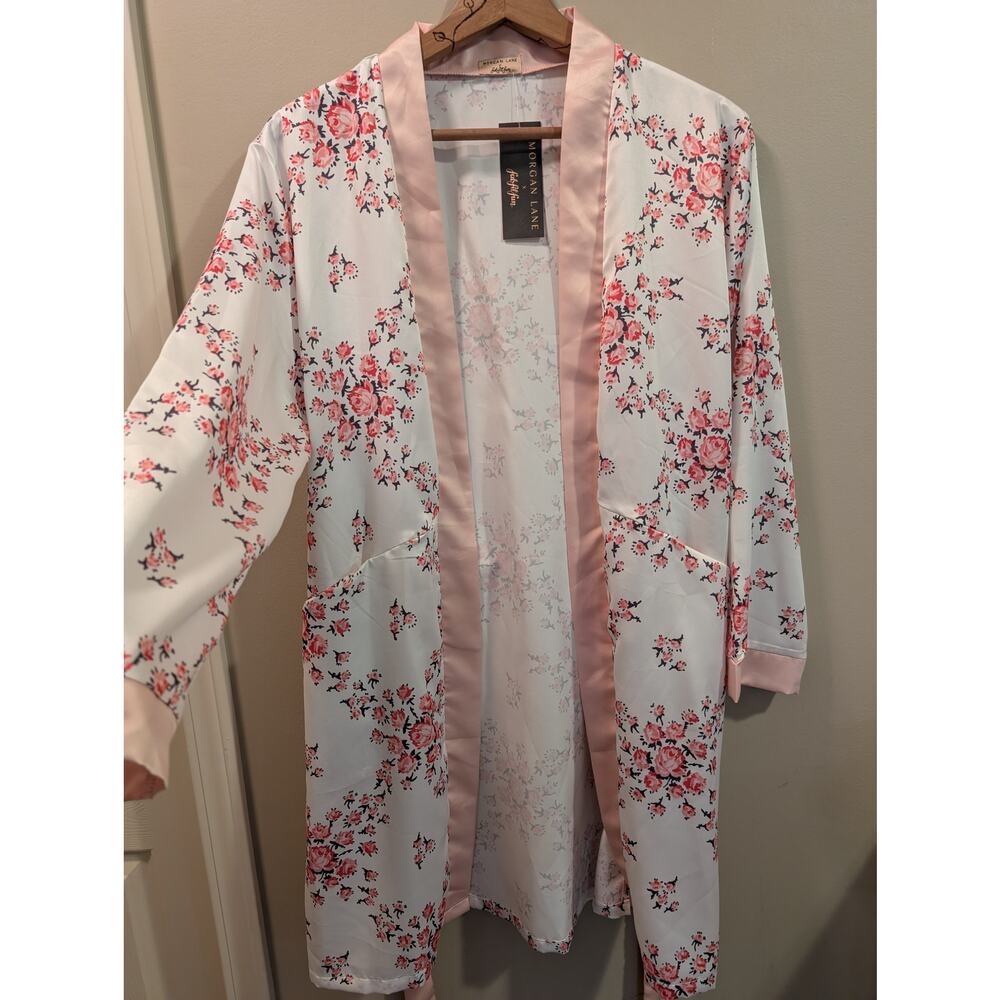 Pink Floral Robe by Morgan Lane - Picture 5 of 8